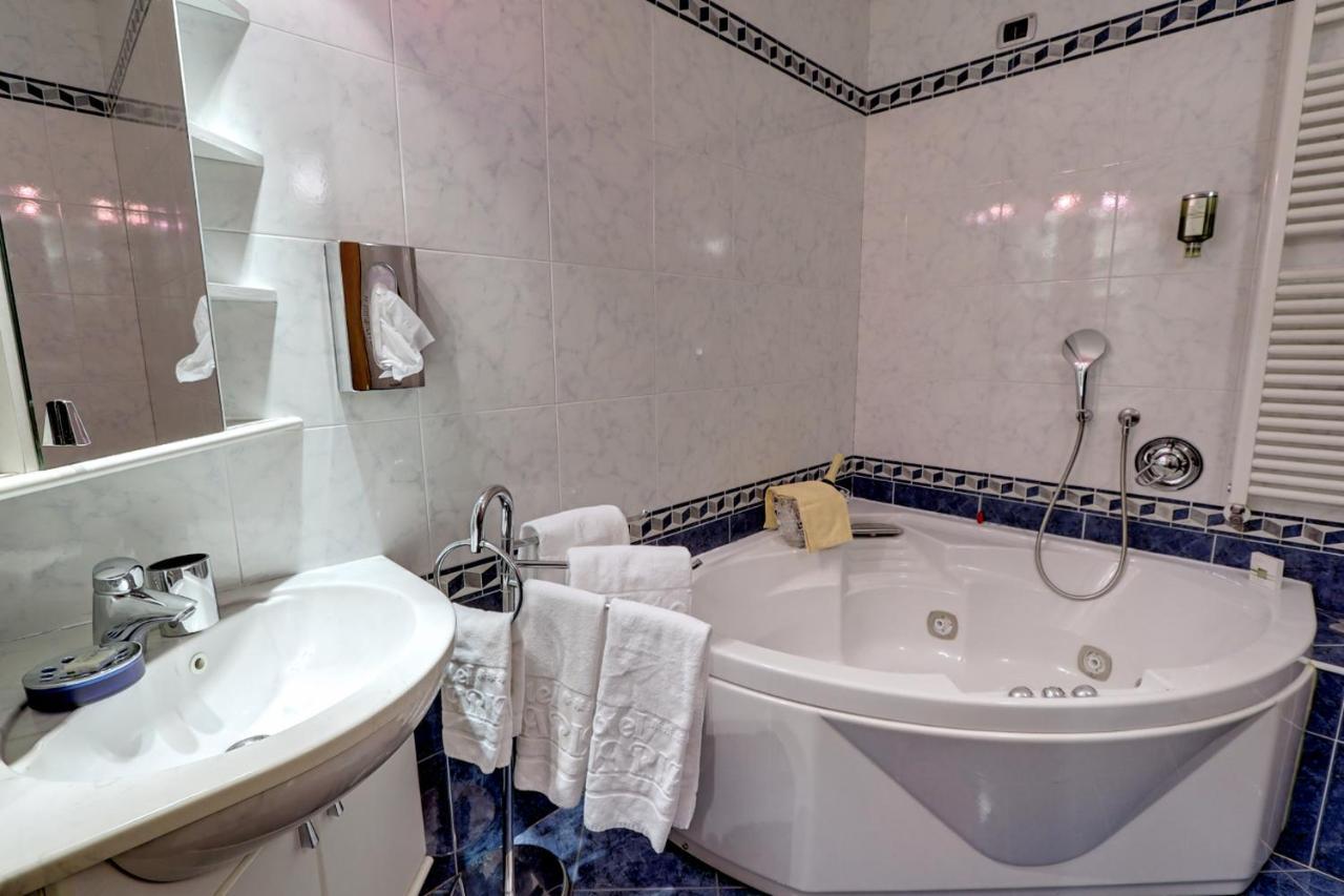 Leading Relax Maria 4*